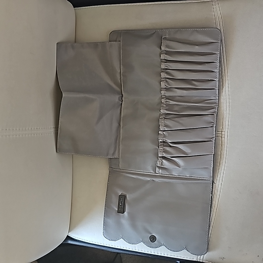 TRISH McEVOY Make-up Brush Pouch - Picture 3 of 7